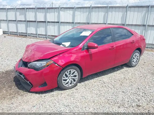 2T1BURHE4JC031597 2018 TOYOTA COROLLA - Image 2