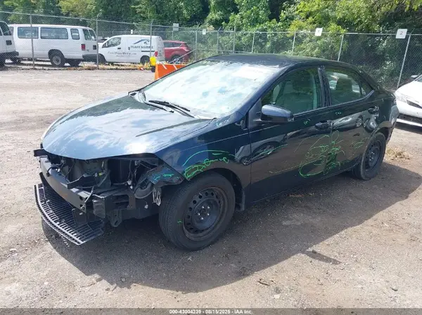 2T1BURHE4JC039246 2018 TOYOTA COROLLA - Image 2