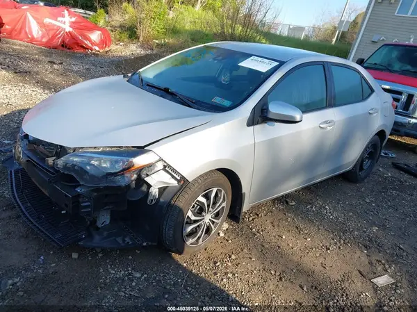 2T1BURHE4JC050425 2018 TOYOTA COROLLA - Image 2