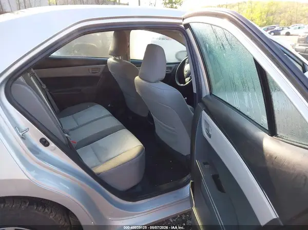 2T1BURHE4JC050425 2018 TOYOTA COROLLA - Image 8