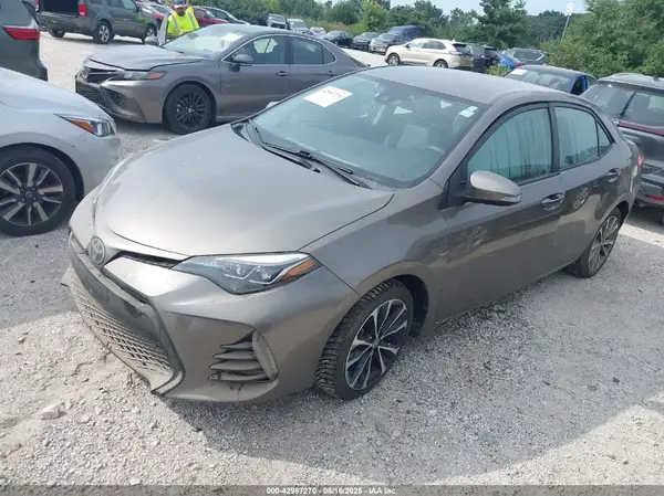2T1BURHE4JC050814 2018 TOYOTA COROLLA - Image 2