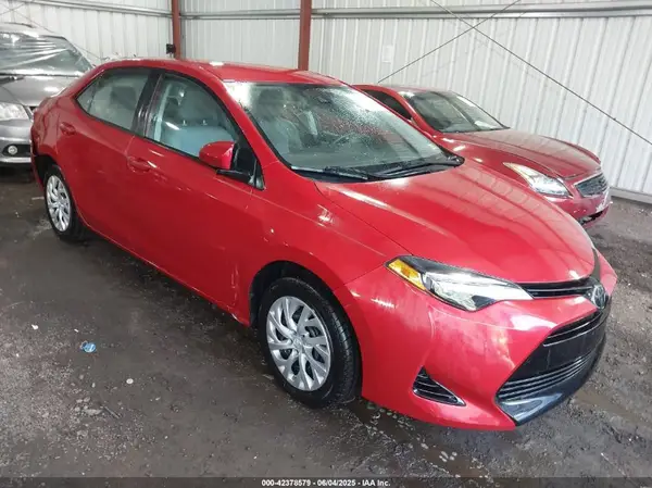 2T1BURHE4JC051221 2018 TOYOTA COROLLA - Image 1