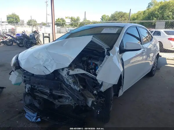 2T1BURHE4JC051428 2018 TOYOTA COROLLA - Image 2