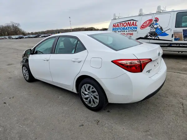 2T1BURHE4JC052319 2018 TOYOTA COROLLA - Image 2