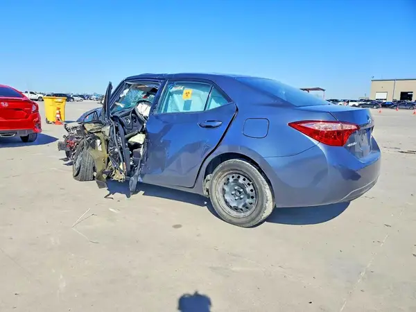 2T1BURHE4JC053261 2018 TOYOTA COROLLA - Image 2