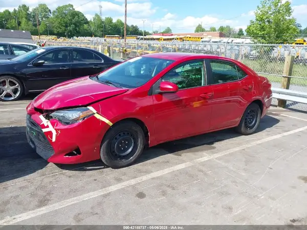 2T1BURHE4JC053986 2018 TOYOTA COROLLA - Image 2