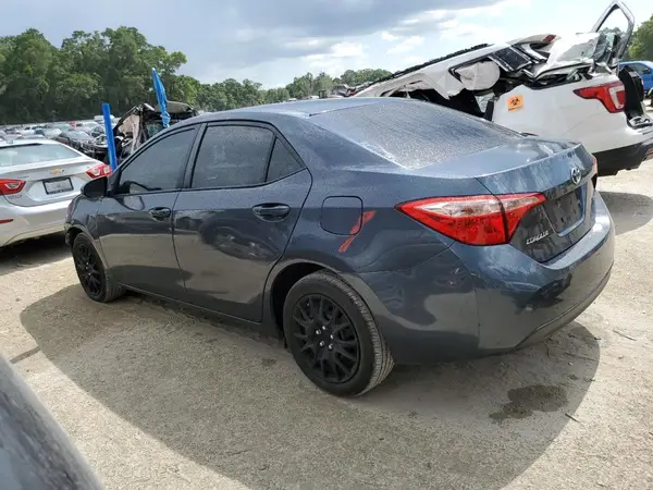 2T1BURHE4JC055253 2018 TOYOTA COROLLA - Image 2
