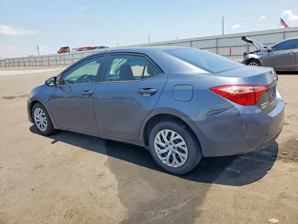 2T1BURHE4JC055804 2018 TOYOTA COROLLA - Image 2