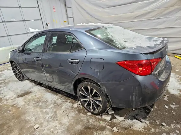 2T1BURHE4JC057200 2018 TOYOTA COROLLA - Image 2
