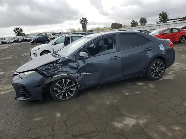 2T1BURHE4JC060081 2018 TOYOTA COROLLA - Image 1