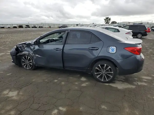 2T1BURHE4JC060081 2018 TOYOTA COROLLA - Image 2