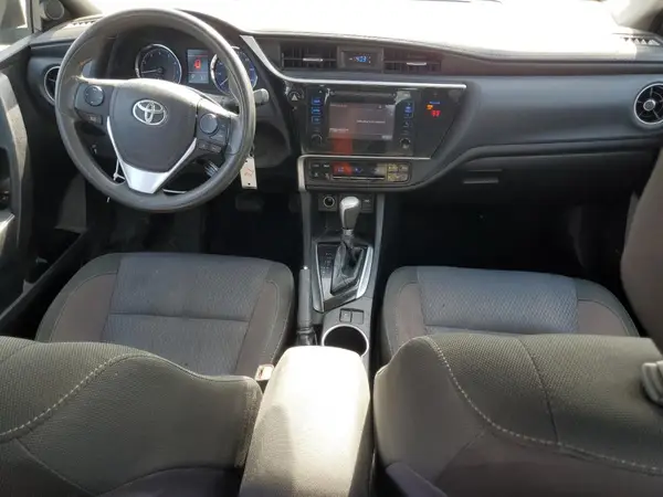2T1BURHE4JC061070 2018 TOYOTA COROLLA - Image 8
