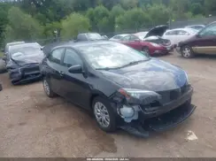 2T1BURHE4JC061196 2018 TOYOTA COROLLA