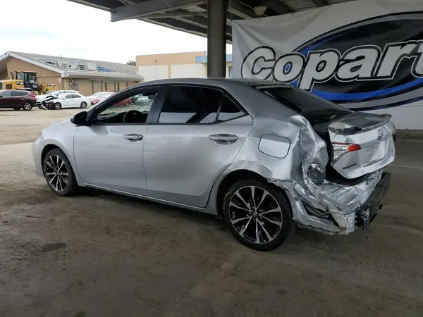 2T1BURHE4JC064809 2018 TOYOTA COROLLA - Image 2