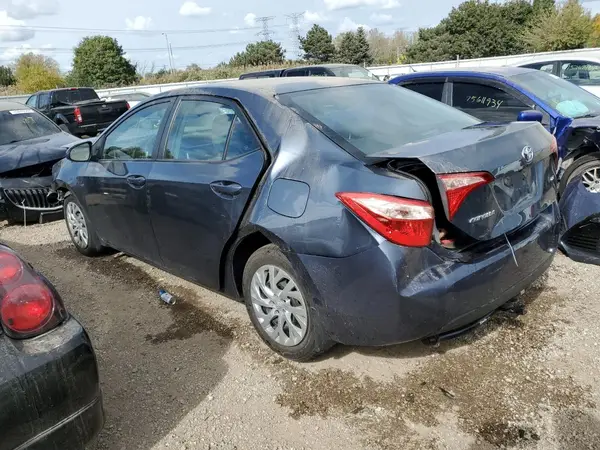 2T1BURHE4JC065863 2018 TOYOTA COROLLA - Image 2