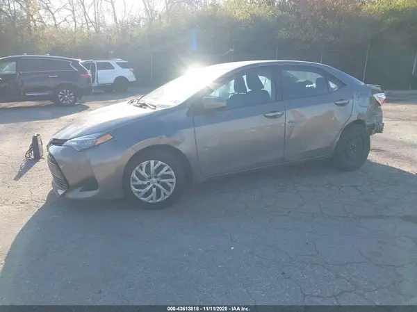 2T1BURHE4JC066379 2018 TOYOTA COROLLA - Image 2