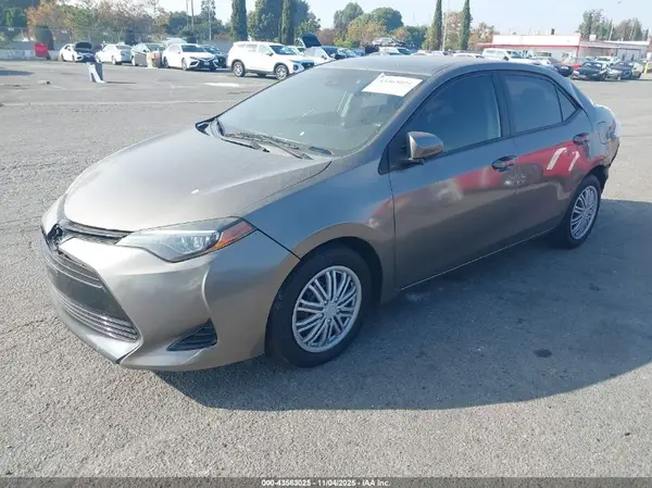 2T1BURHE4JC067435 2018 TOYOTA COROLLA - Image 2