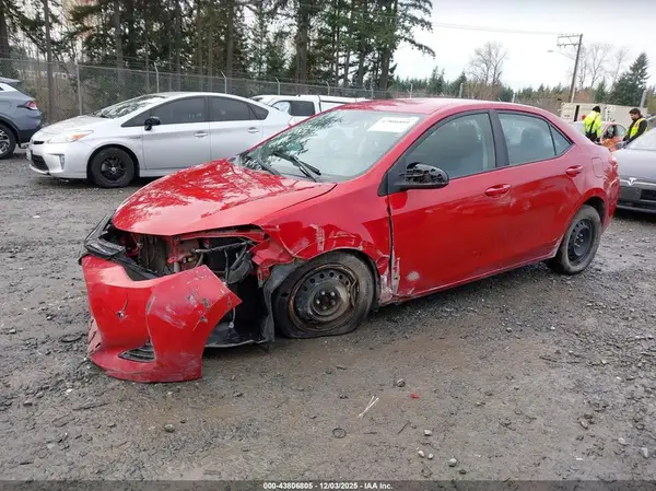 2T1BURHE4JC070464 2018 TOYOTA COROLLA - Image 2