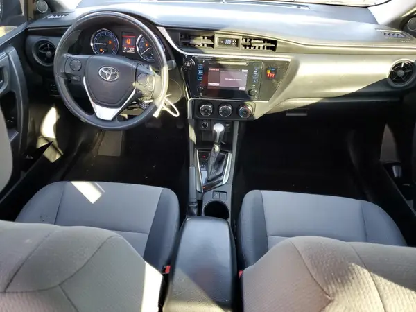 2T1BURHE4JC070528 2018 TOYOTA COROLLA - Image 8