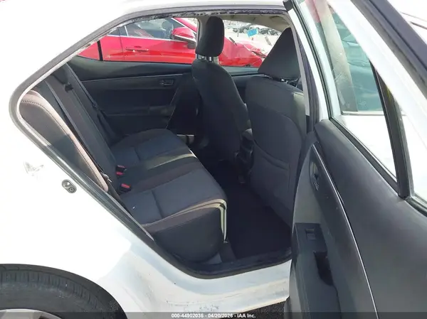 2T1BURHE4JC070805 2018 TOYOTA COROLLA - Image 8