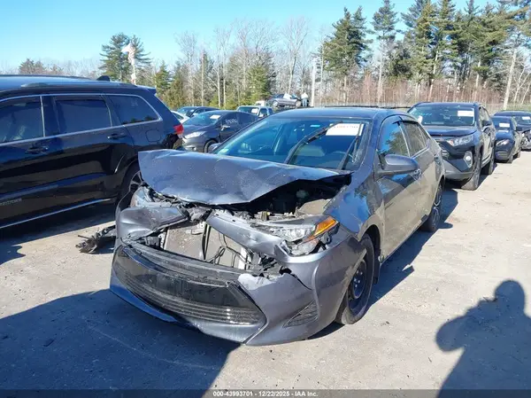 2T1BURHE4JC071470 2018 TOYOTA COROLLA - Image 2