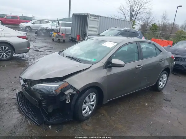 2T1BURHE4JC079746 2018 TOYOTA COROLLA - Image 2