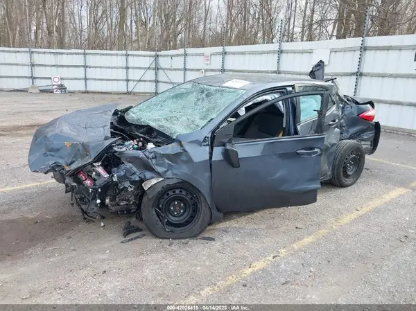 2T1BURHE4JC081237 2018 TOYOTA COROLLA - Image 2