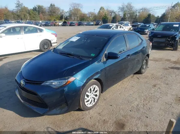 2T1BURHE4JC082422 2018 TOYOTA COROLLA - Image 2