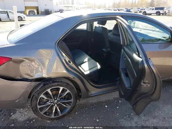 2T1BURHE4JC087815 2018 TOYOTA COROLLA - Image 8