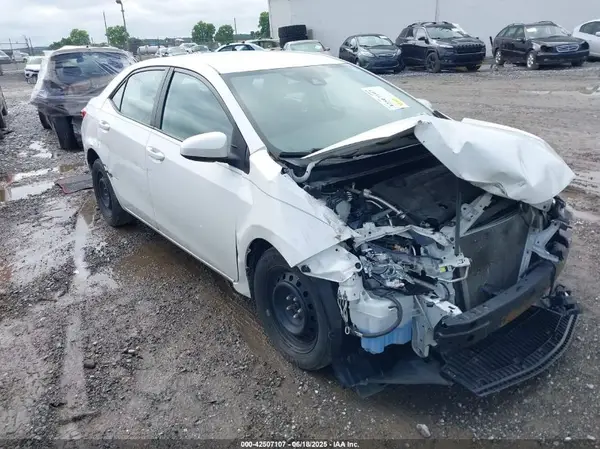 2T1BURHE4JC089743 2018 TOYOTA COROLLA - Image 1
