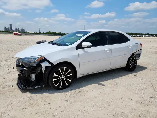 2T1BURHE4JC100174 2018 TOYOTA COROLLA - Image 1
