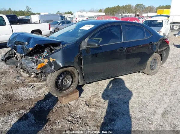 2T1BURHE4JC101101 2018 TOYOTA COROLLA - Image 2