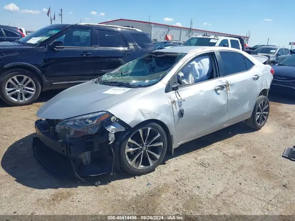 2T1BURHE4JC103902 2018 TOYOTA COROLLA - Image 2