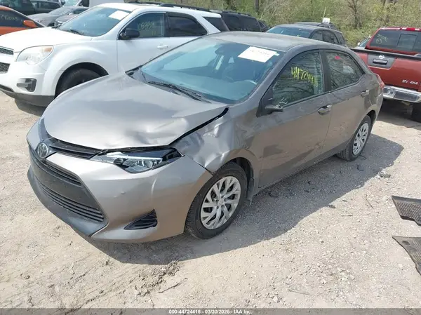 2T1BURHE4JC108811 2018 TOYOTA COROLLA - Image 2