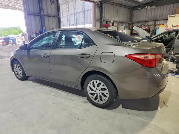 2T1BURHE4JC109733 2018 TOYOTA COROLLA - Image 2