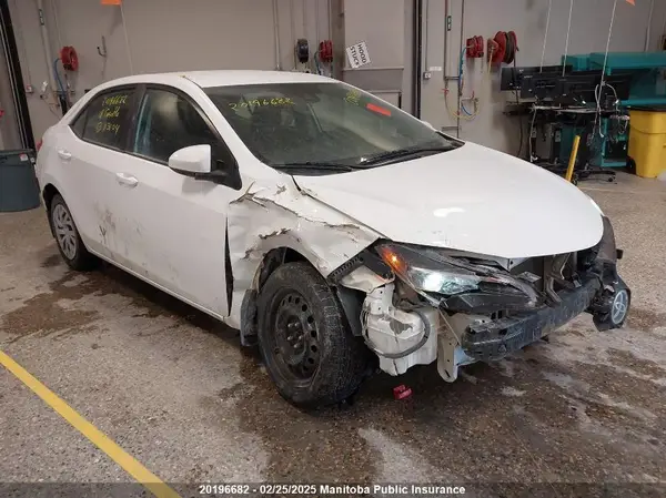 2T1BURHE4JC113104 2018 TOYOTA COROLLA - Image 1