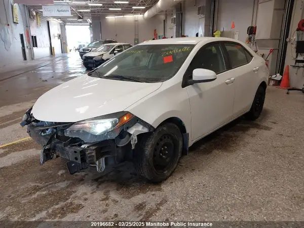 2T1BURHE4JC113104 2018 TOYOTA COROLLA - Image 2