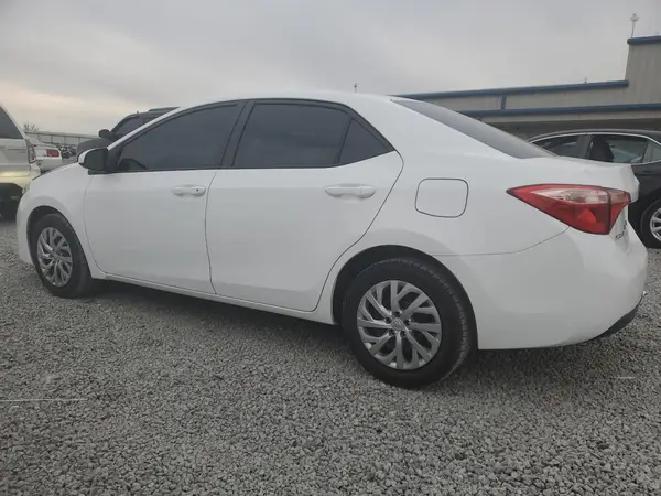 2T1BURHE4JC115113 2018 TOYOTA COROLLA - Image 2