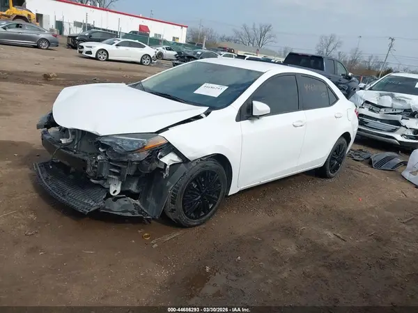 2T1BURHE4JC122448 2018 TOYOTA COROLLA - Image 2