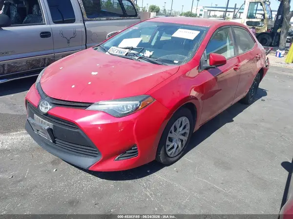 2T1BURHE4JC124233 2018 TOYOTA COROLLA - Image 2