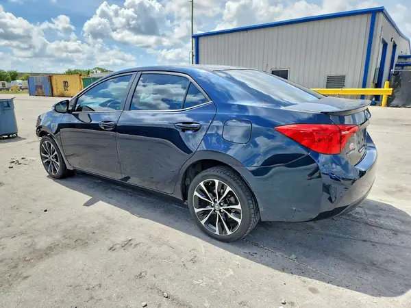 2T1BURHE4JC970166 2018 TOYOTA COROLLA - Image 2