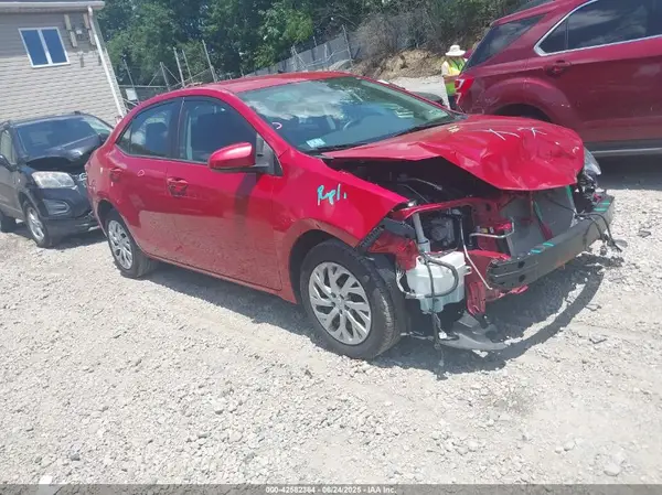 2T1BURHE4JC970426 2018 TOYOTA COROLLA - Image 1
