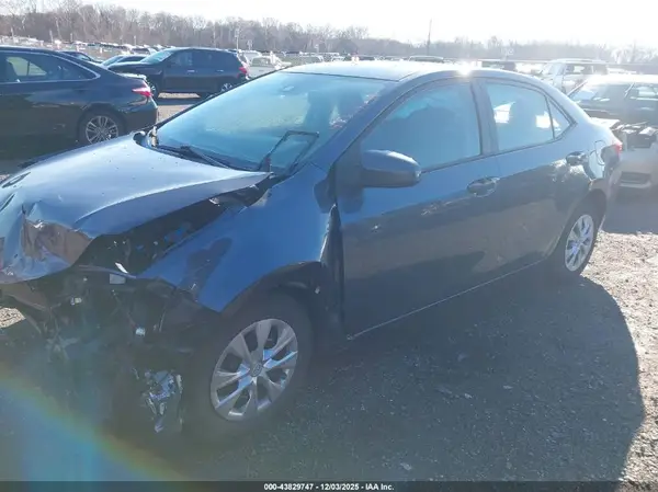 2T1BURHE4JC975075 2018 TOYOTA COROLLA - Image 2
