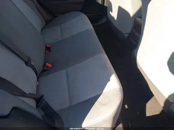 2T1BURHE4JC975075 2018 TOYOTA COROLLA - Image 8