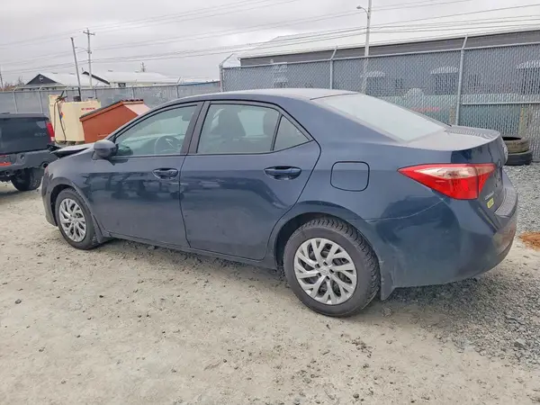 2T1BURHE4JC975979 2018 TOYOTA COROLLA - Image 2