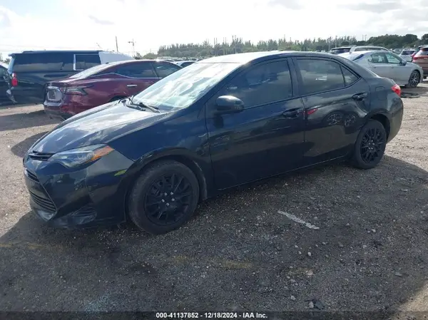 2T1BURHE4JC977117 2018 TOYOTA COROLLA - Image 2