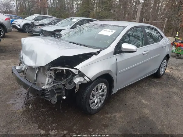 2T1BURHE4JC977568 2018 TOYOTA COROLLA - Image 2