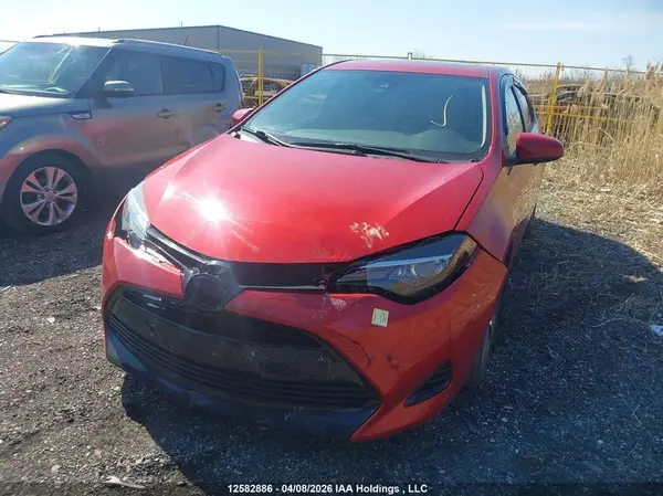 2T1BURHE4JC978123 2018 TOYOTA COROLLA - Image 2
