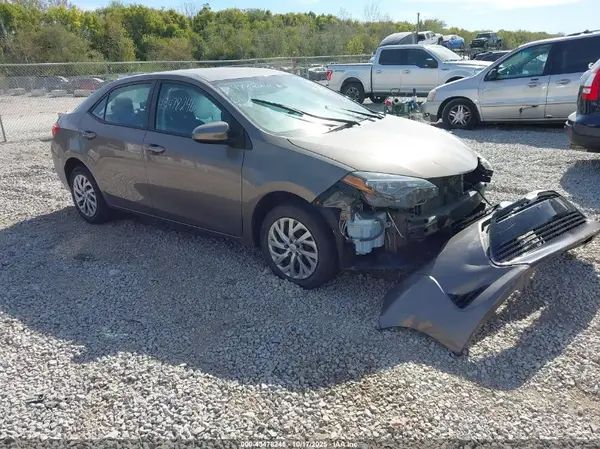 2T1BURHE4JC980373 2018 TOYOTA COROLLA - Image 1