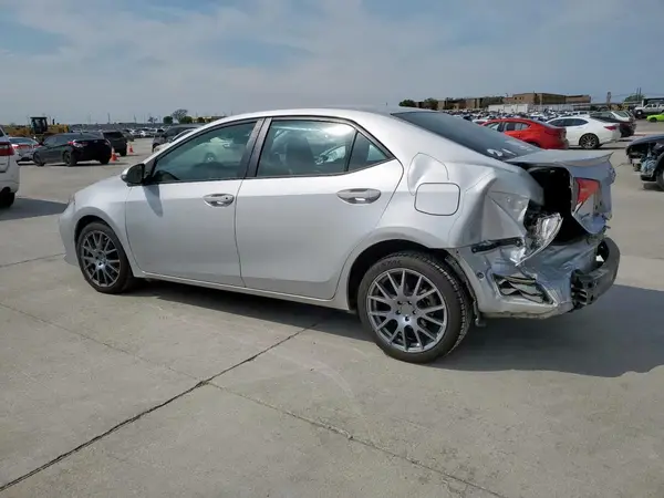 2T1BURHE4JC983290 2018 TOYOTA COROLLA - Image 2